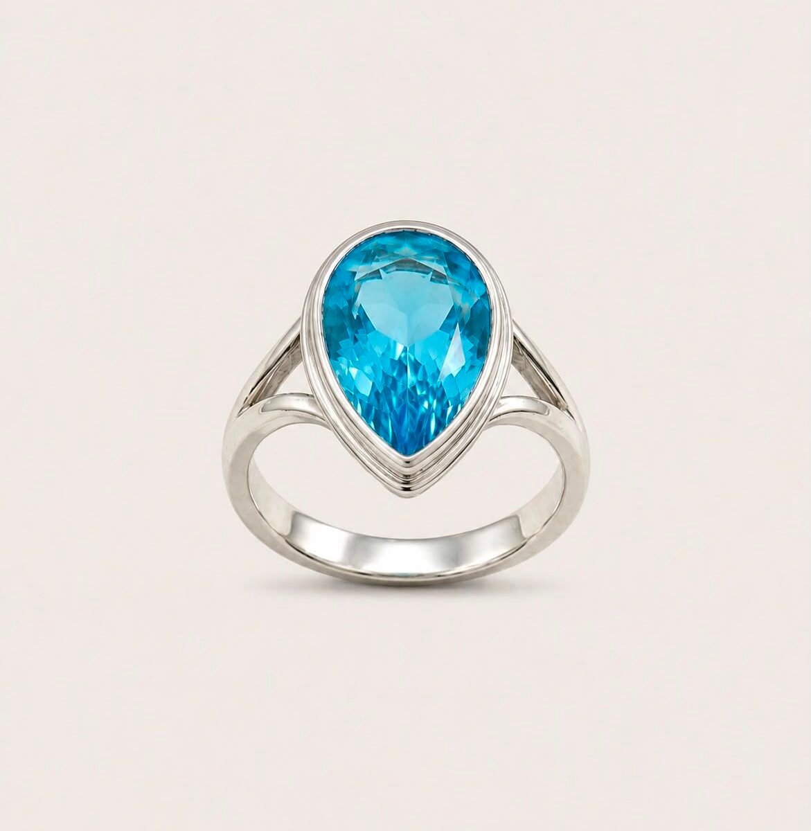 Blue Topaz Pear-cut 925 Sterling Silver Solitaire Ring